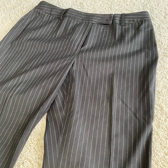 Black and grey pinstriped business suit set, size 14 - Picture 7 of 12